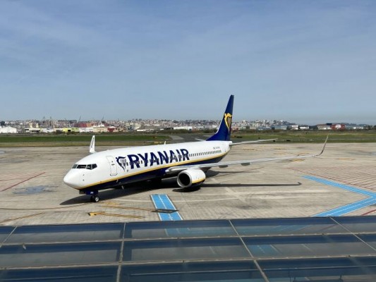 Inspección de trabajo sanciona a Ryanair por no pagar el SMI a algunos tripulantes de cabina