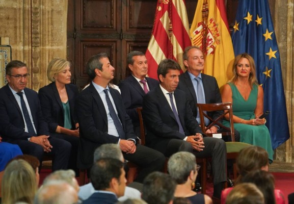 El Consell Jurídic Consultiu pone reparos a que los altos cargos puedan dar clase sin límite