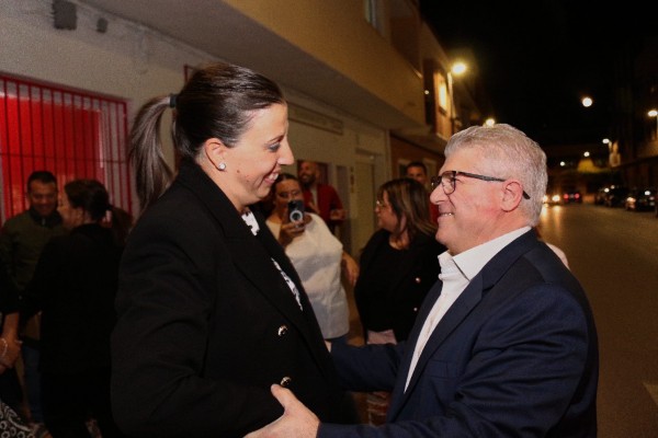 Vélez arropa a Sonia Almela en su carrera por revalidar la mayoría absoluta de Ceutí el 26N