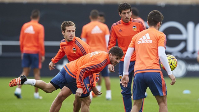 Nuno se carga a Negredo y De Paul para el Calderón