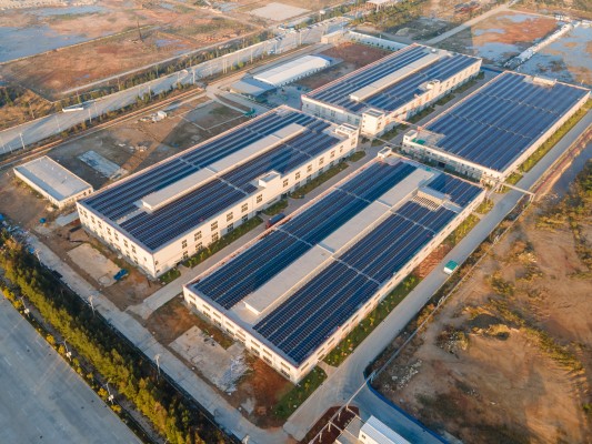 Autoconsumo solar EDP para empresas: llega la fórmula Energy Manager