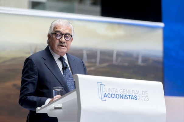 Las menores plusvalías y el 'impuestazo' recortan un 36% el beneficio de Endesa