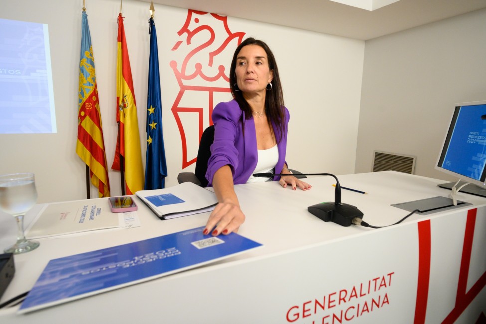 La consellera de Hacienda, Ruth Merino, en la presentación de los Presupuestos 2024. Foto: KIKE TABERNER - 