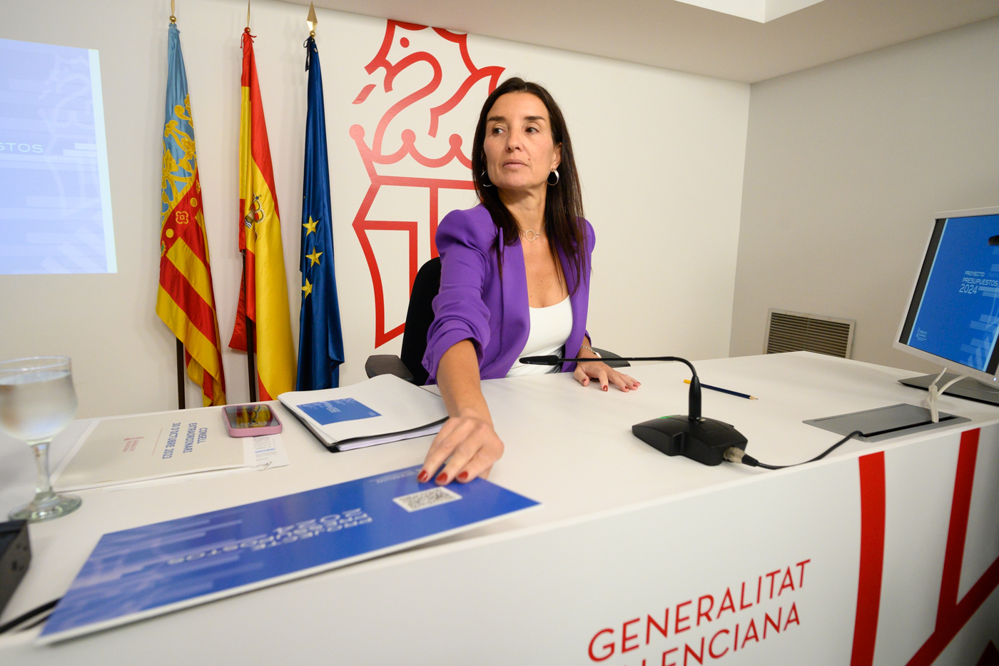 La consellera de Hacienda, Ruth Merino, en la presentación de los Presupuestos 2024. Foto: KIKE TABERNER - 