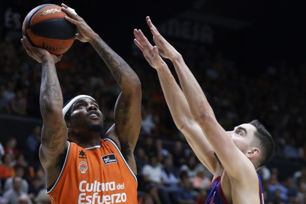 Valencia Basket tumba al Barça y suma su sexta victoria consecutiva en la Liga Endesa