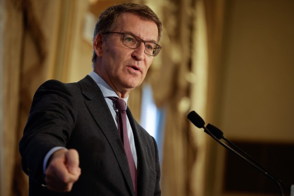 Feijóo aspira a desbancar al PSOE como primera fuerza en las europeas y subir varios escaños