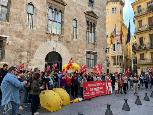 Docentes reclaman un concurso de traslados que 