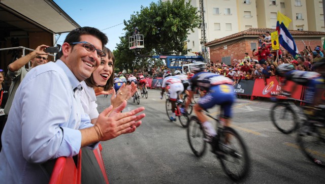 La Vuelta deja medio millón en las comarcas valencianas y rentabiliza la inversión de la Diputación