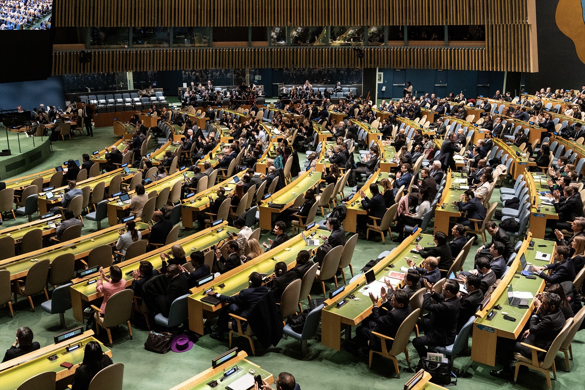 La Asamblea General de la ONU aprueba una resolución para pedir una 