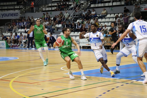 El Amics Castelló cae acribillado a triples por el San Pablo Burgos