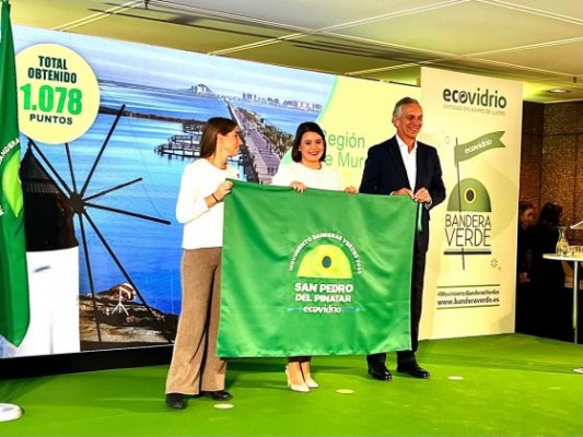 Bandera Verde de Ecovidrio para San Pedro del Pinatar tras recoger este verano 164.521 kilogramos
