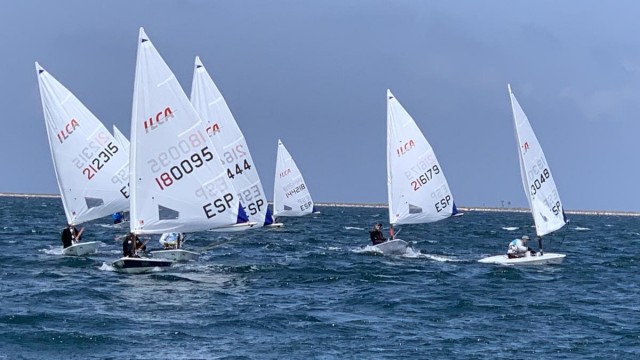 El Trofeo Centenario reúne a cerca de 150 regatistas en Santiago de la Ribera 