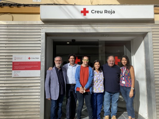 Grupo Gimeno colabora con Cruz Roja en la compra e instalación de sillones dentales