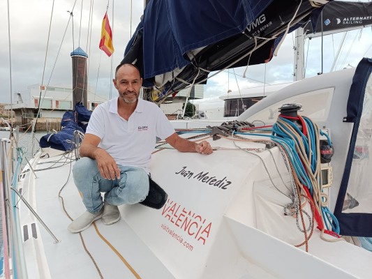 Juan Merediz arranca la vuelta al mundo en solitario