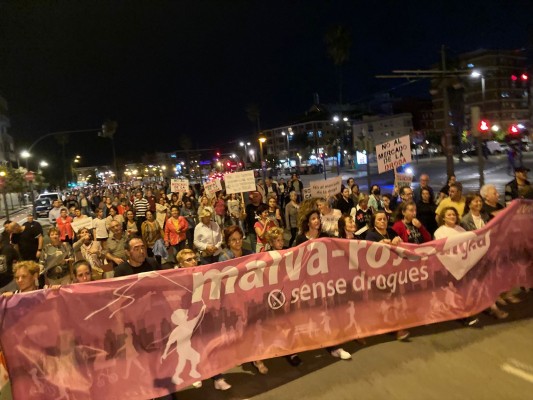 Vecinos de la Malva-rosa salen de nuevo a la calle para reclamar un barrio 