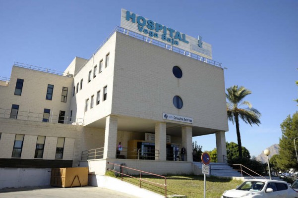 El Hospital Vega Baja renovará 150 camillas y el mobiliario de las habitaciones por 720.000 euros 