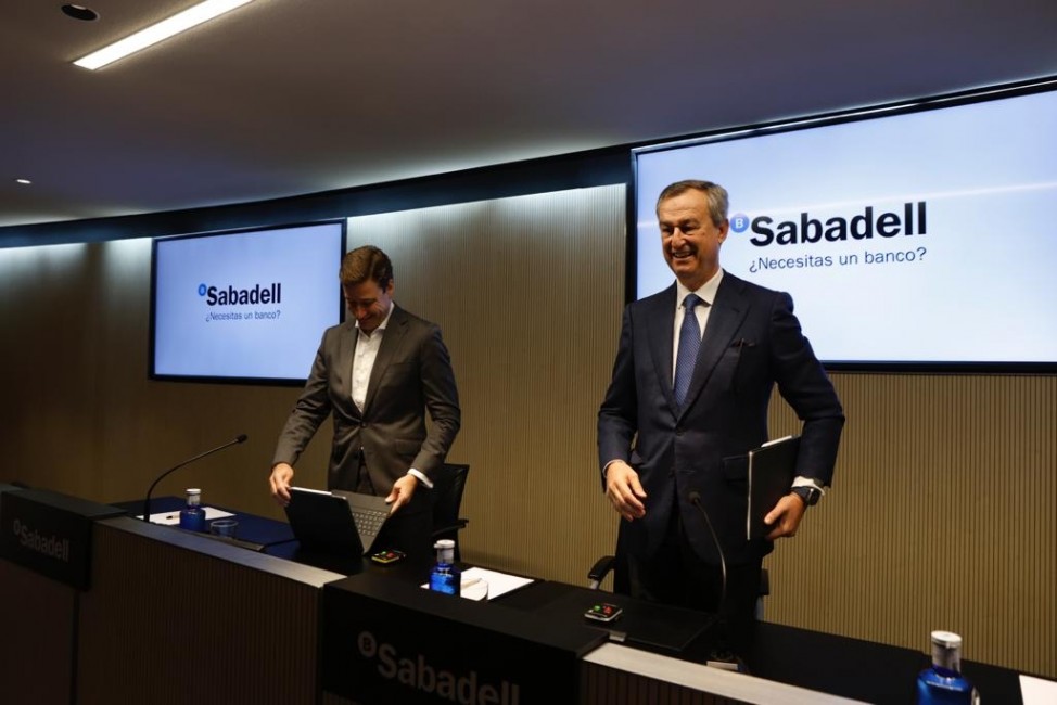 Leopoldo Alvear y César González Bueno, en la presentación de resultados de este jueves. - 