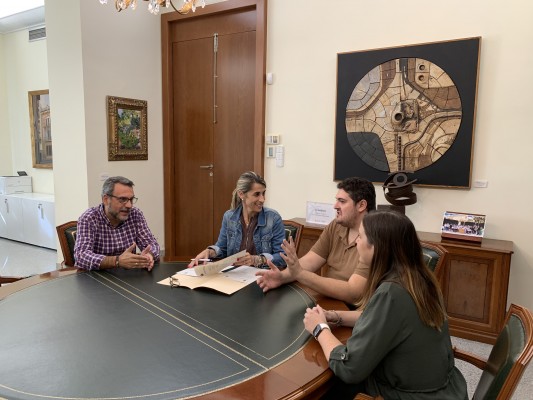 Crevillent renueva su convenio con la Asociación de Comerciantes y Empresarios 