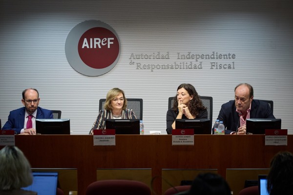 Herrero (AIReF) asegura que la recaudación extra por subir el Impuesto sobre Sociedades es 