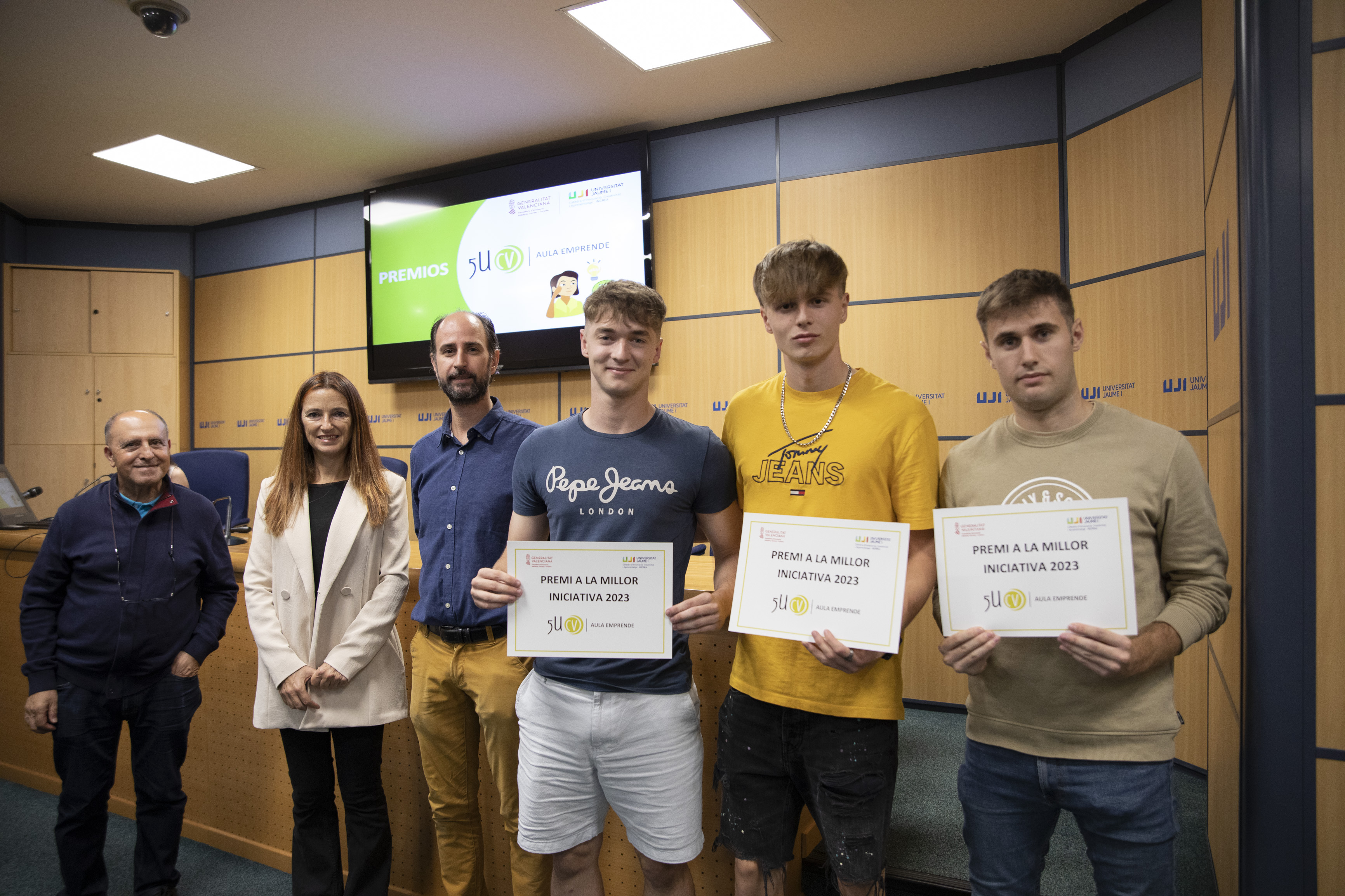 El programa 5UCV Aula Emprén Fase 2 premia tres idees de negoci d'estudiantat de l'UJI