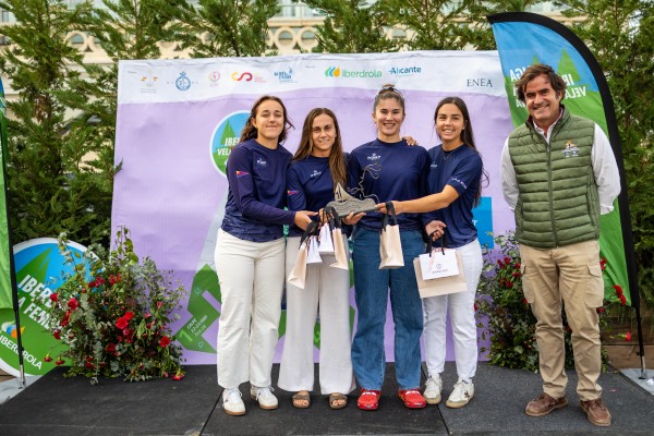 El Club de Regatas de Alicante, capital de la vela con las mejores regatistas de España