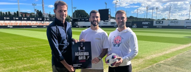La Academia de tecnificación de Gayà llega
a Alaquàs de la mano de la Asociación de
Futbolistas del Valencia CF