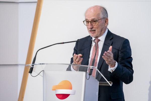 Repsol reduce un 14% el beneficio por la caída de los precios del petróleo