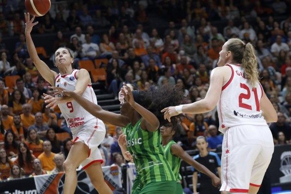 Valencia Basket suma una meritoria tercera victoria seguida en Euroliga ante el ACS Sepsi