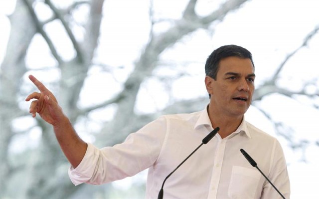 Sánchez urge a Podemos y C's a 