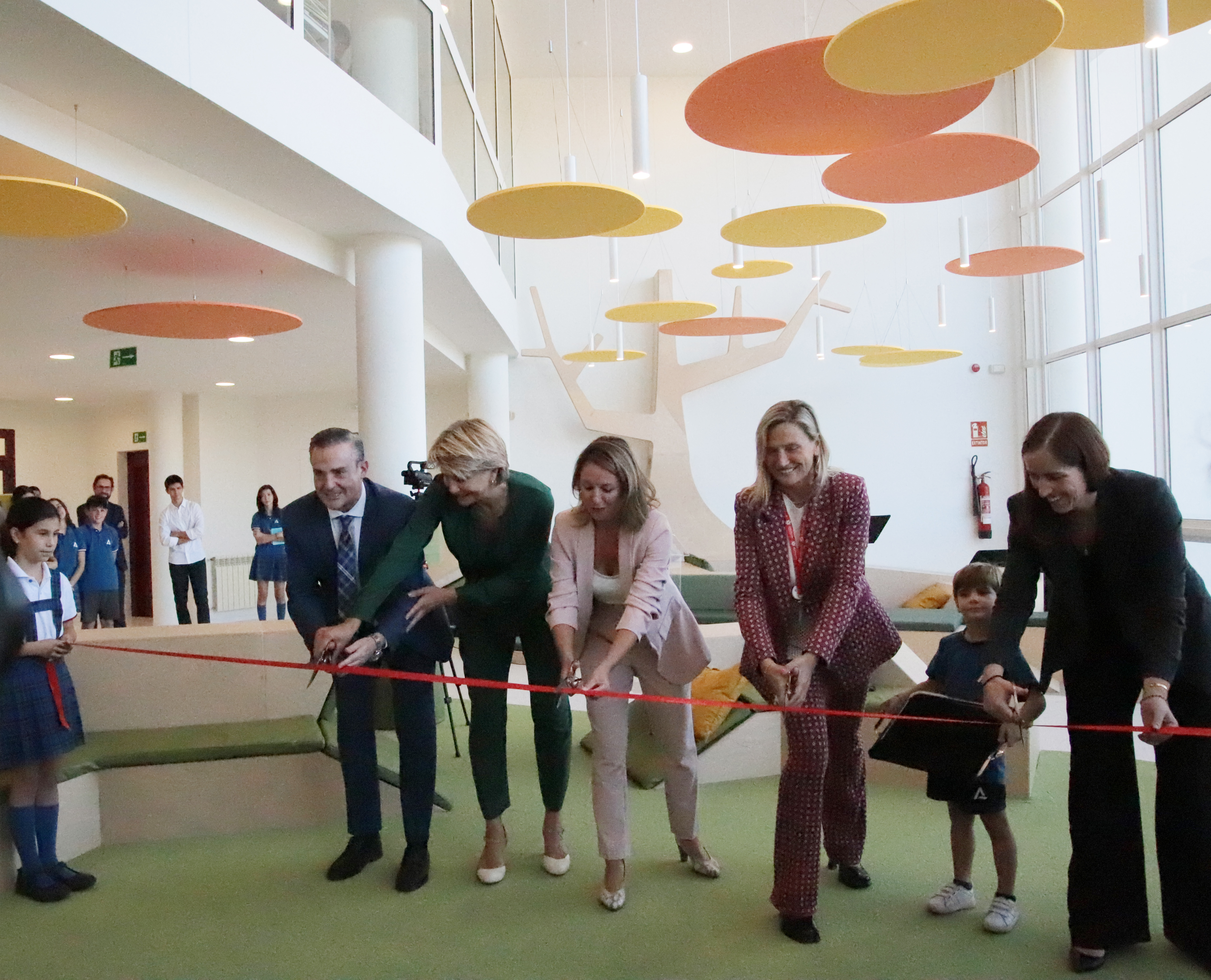 El  colegio Lledó inaugura una escuela futurista e innovadora
