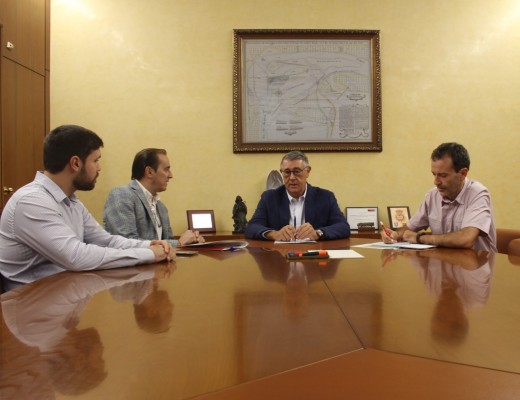 El presidente de la CHS mantiene una reunión de trabajo con el alcalde de Ulea 