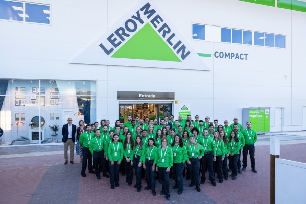 Leroy Merlin se estrena en el Parque Almenara de Lorca con 65 empleados tras 700.000 euros de inversión