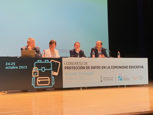 Educación subraya la necesidad de potenciar las competencias digitales del alumnado