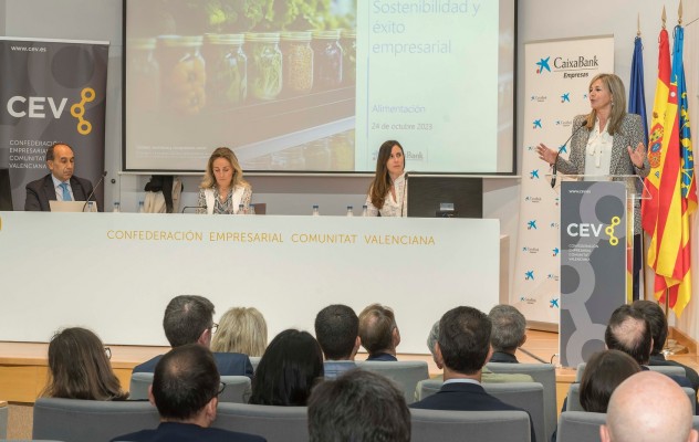 CaixaBank presenta un plan para impulsar la transición verde de las empresas en la Comunitat