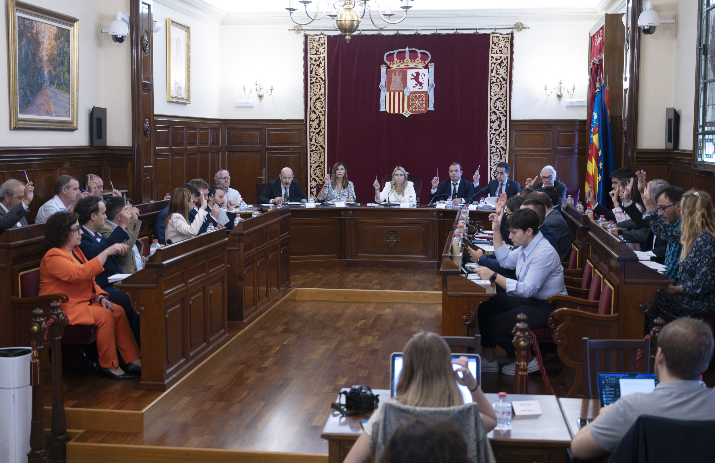 La Diputación pide al Gobierno ayudas para el transporte profesional y los productores agrarios