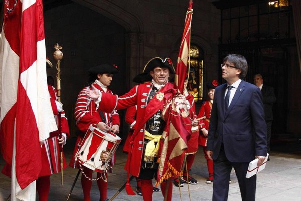 Puigdemont quiere plantear este mes una propuesta de referéndum pactado al Estado