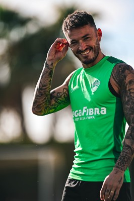 El Elche empieza a preparar el partido ante el Tenerife con las bajas de Sergio León y John