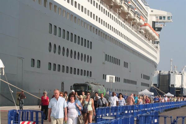 El Puerto de Valencia reduce un 2% la llegada del número de cruceristas hasta julio
