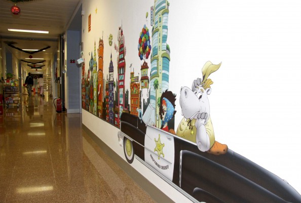 La Fe decora la sala de Oncología con mensajes positivos y esperanzadores