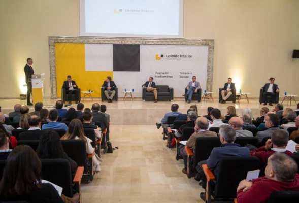 La ZAL de Villena 'pierde' a Jysk pero suma a Medrano, Rototank y Snacks El Valle