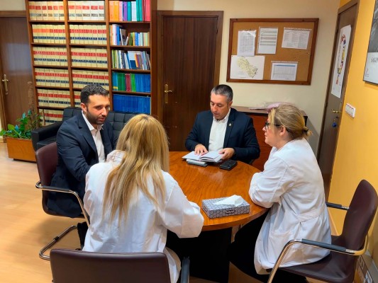 Sagunto aborda con la dirección del Hospital la ampliación de las infraestructuras sanitarias