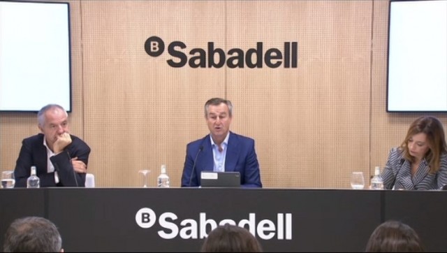 El Sabadell da el paso y remunerará al 2% las cuentas corrientes... si se contratan 'online'