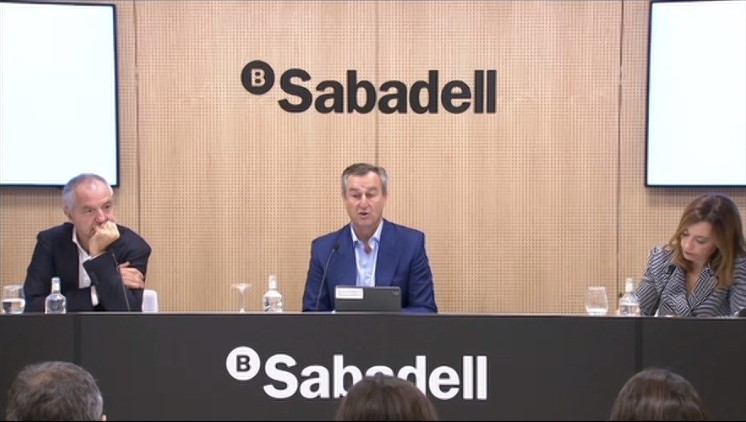 El Sabadell da el paso y remunerará al 2% las cuentas corrientes... si se contratan 'online'