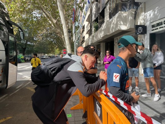 Sergi Canós no llega a tiempo para jugar ante el Cádiz