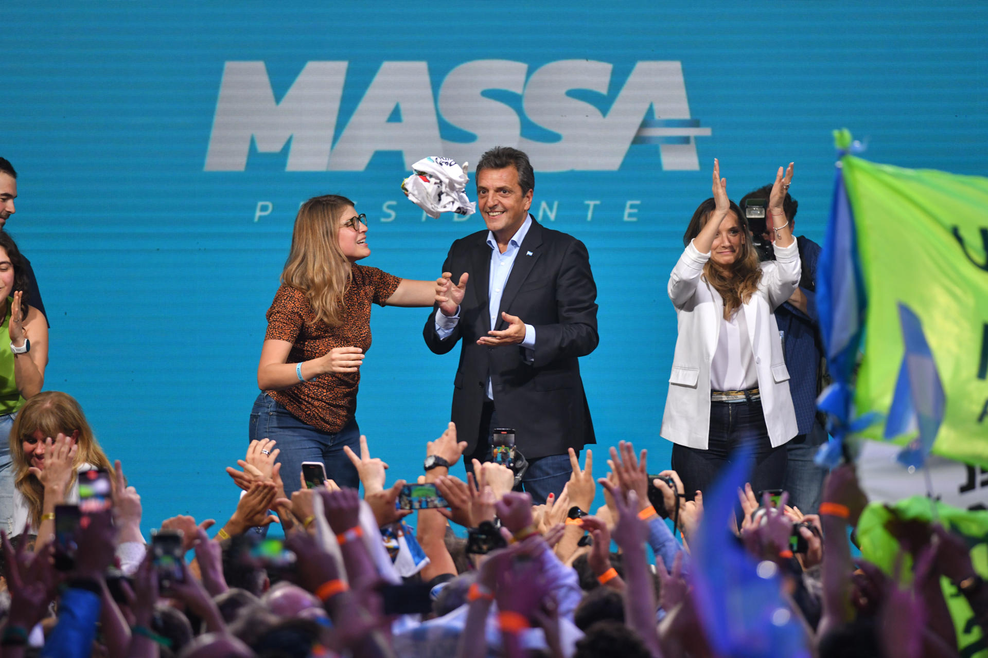 Massa supera a Milei, con quien se disputará la presidencia de Argentina en seguda vuelta