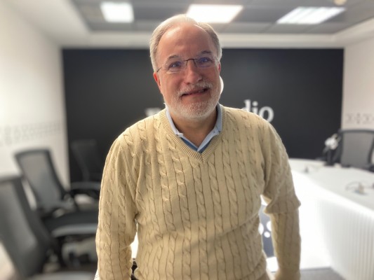 González (UV): 