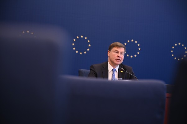 Bruselas se abstiene sobre la entrada saudí en Telefónica y dice que la decisión es del Gobierno