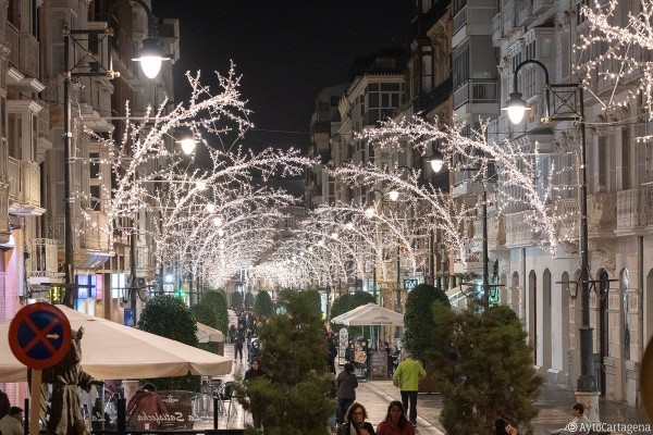La iluminación navideña de la calle del Carmen se extenderá a más vías del centro de Cartagena