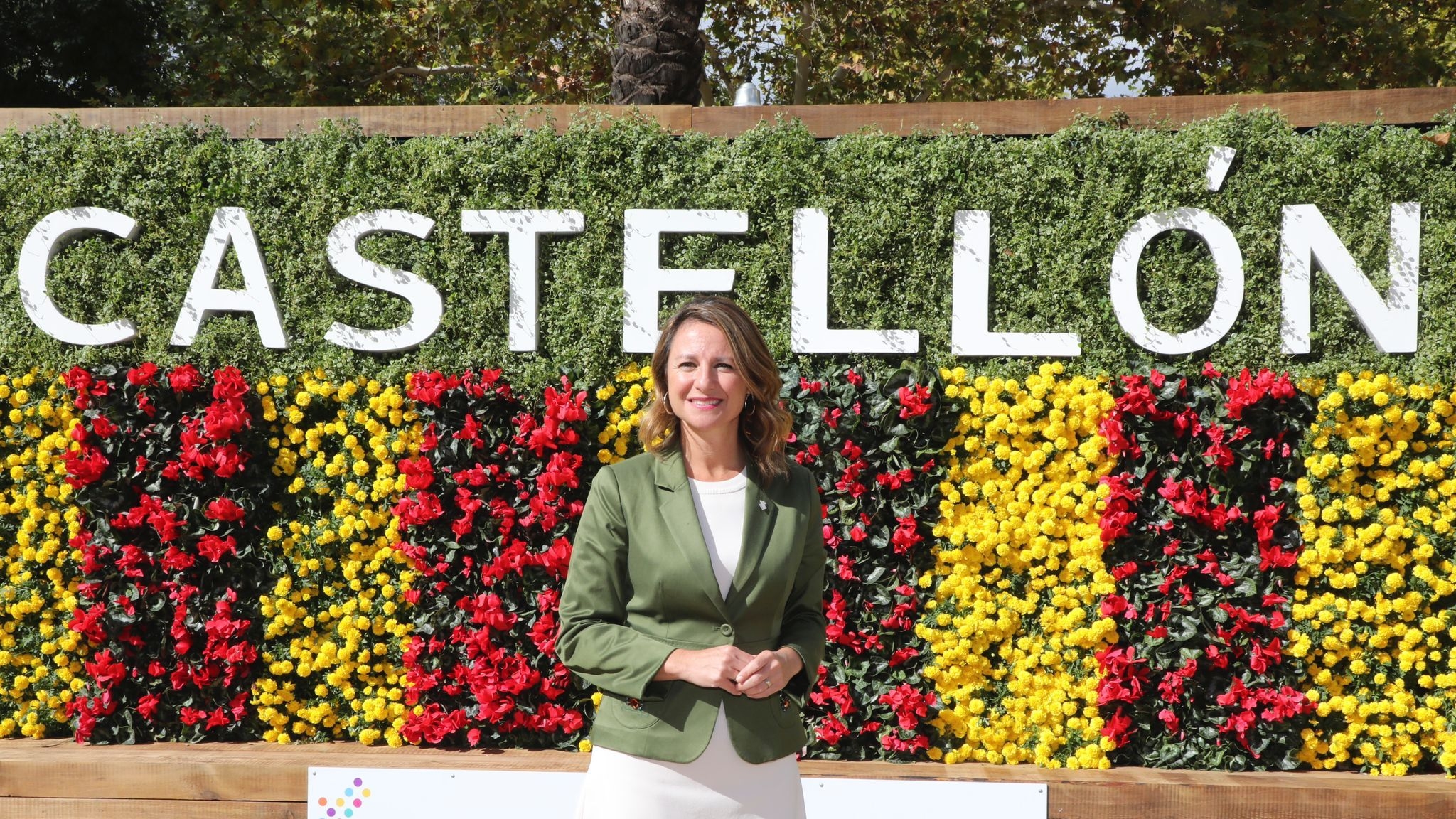 Carrasco denuncia que el tapiz floral ubicado en el Ribalta ha aparecido 