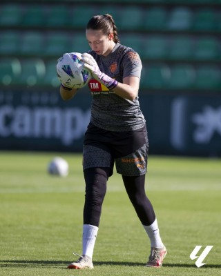 Enith Salón, lesionada de la rodilla en el Betis-Valencia